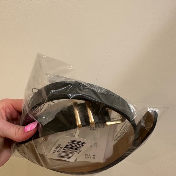 Classic Black Leather Belt with Gold Buckle Abercrombie & Fitch - Picture 4 of 5